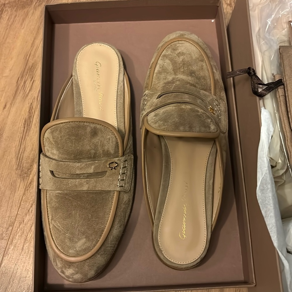 Brand new Gianvito Rossi loafer mules in suede
